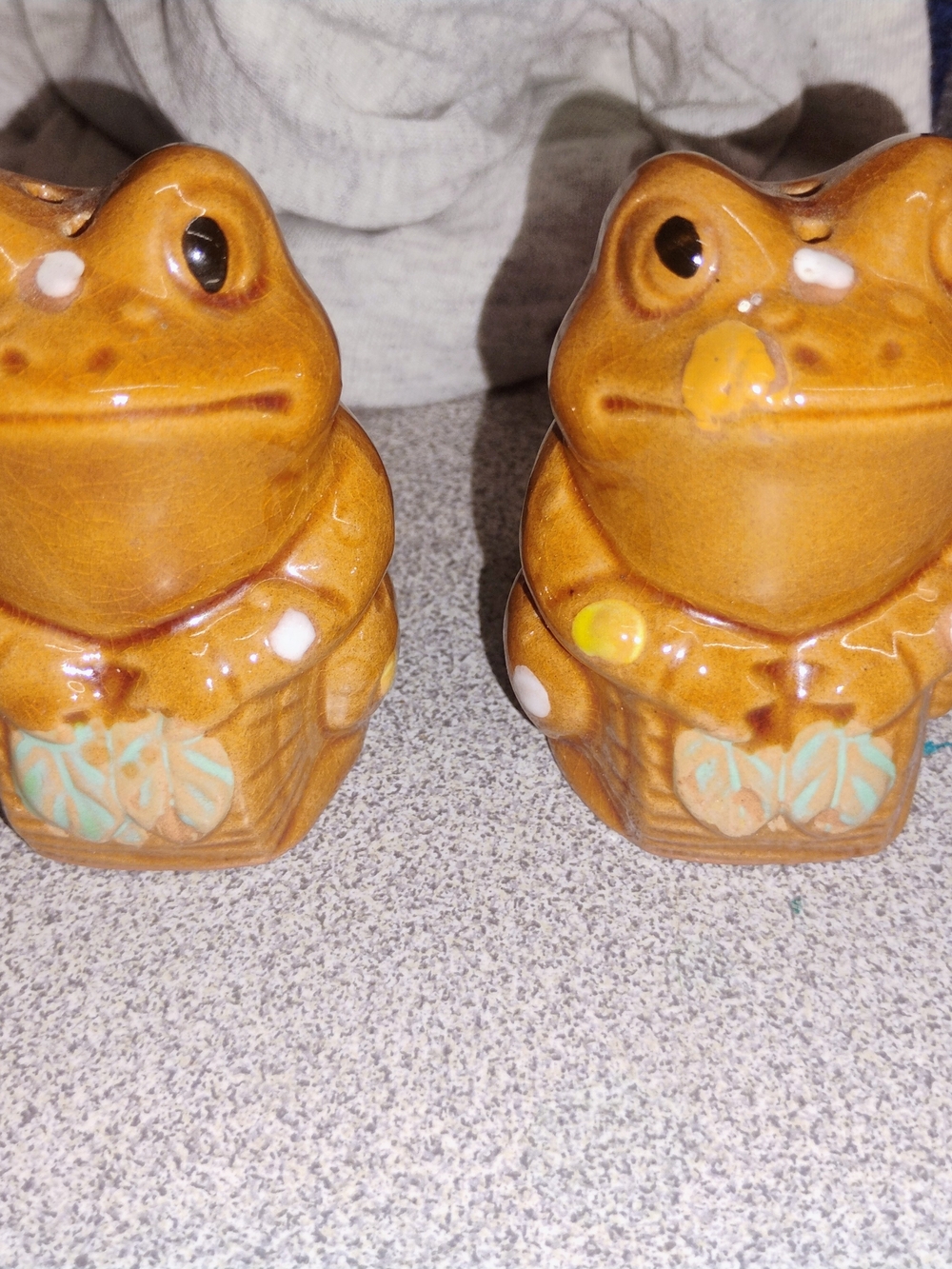 Yellow Brown Ceramic Frog Salt and Pepper Shakers - Decorative Home Accent